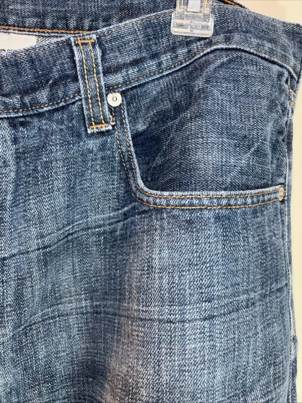 Levi's 501 Regular Fit Men's  Button Down Straight Leg Blue Jeans. J-1